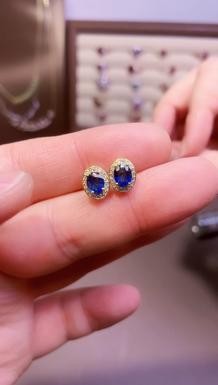 【闪购商品】蓝宝石耳饰银S925镶嵌一对