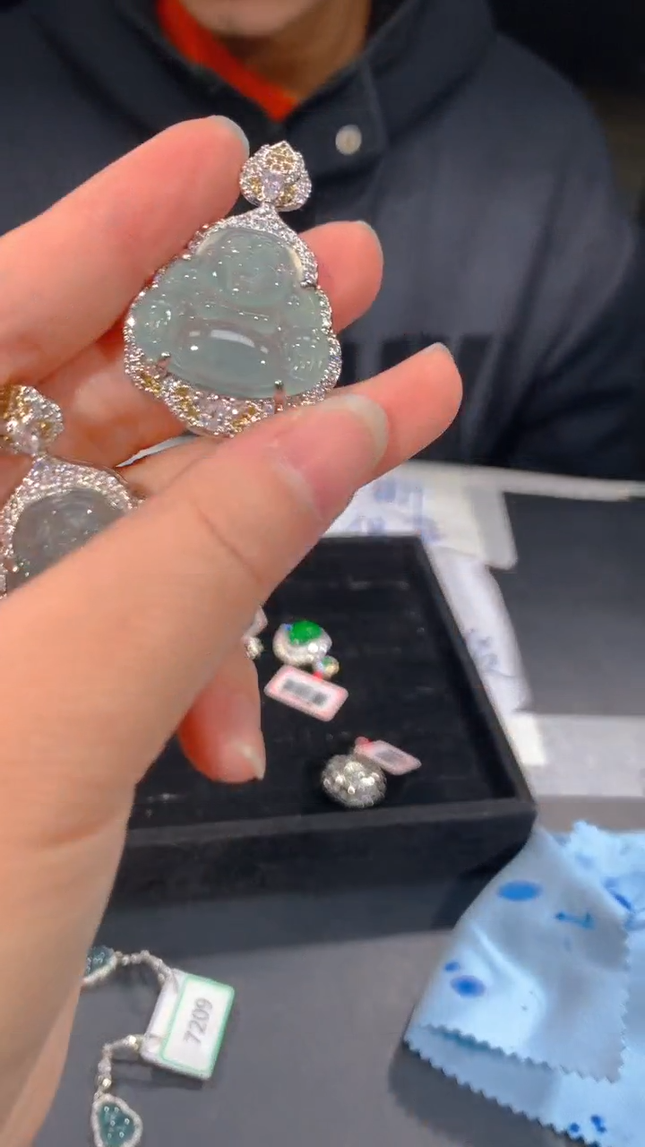 【闪购商品】定制翡翠未镶嵌26定制翡翠，多样性发货（发其一）