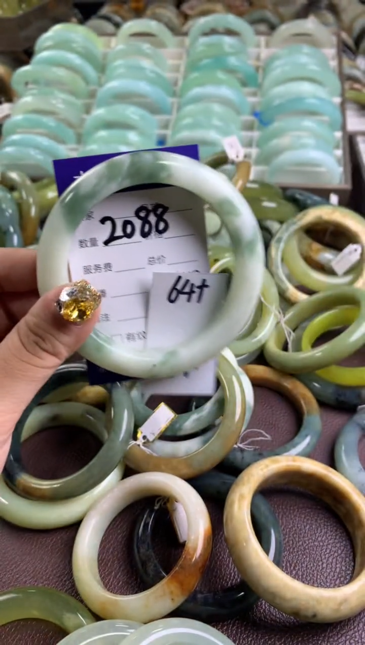 【闪购商品】蛇纹石玉手镯未镶嵌2088