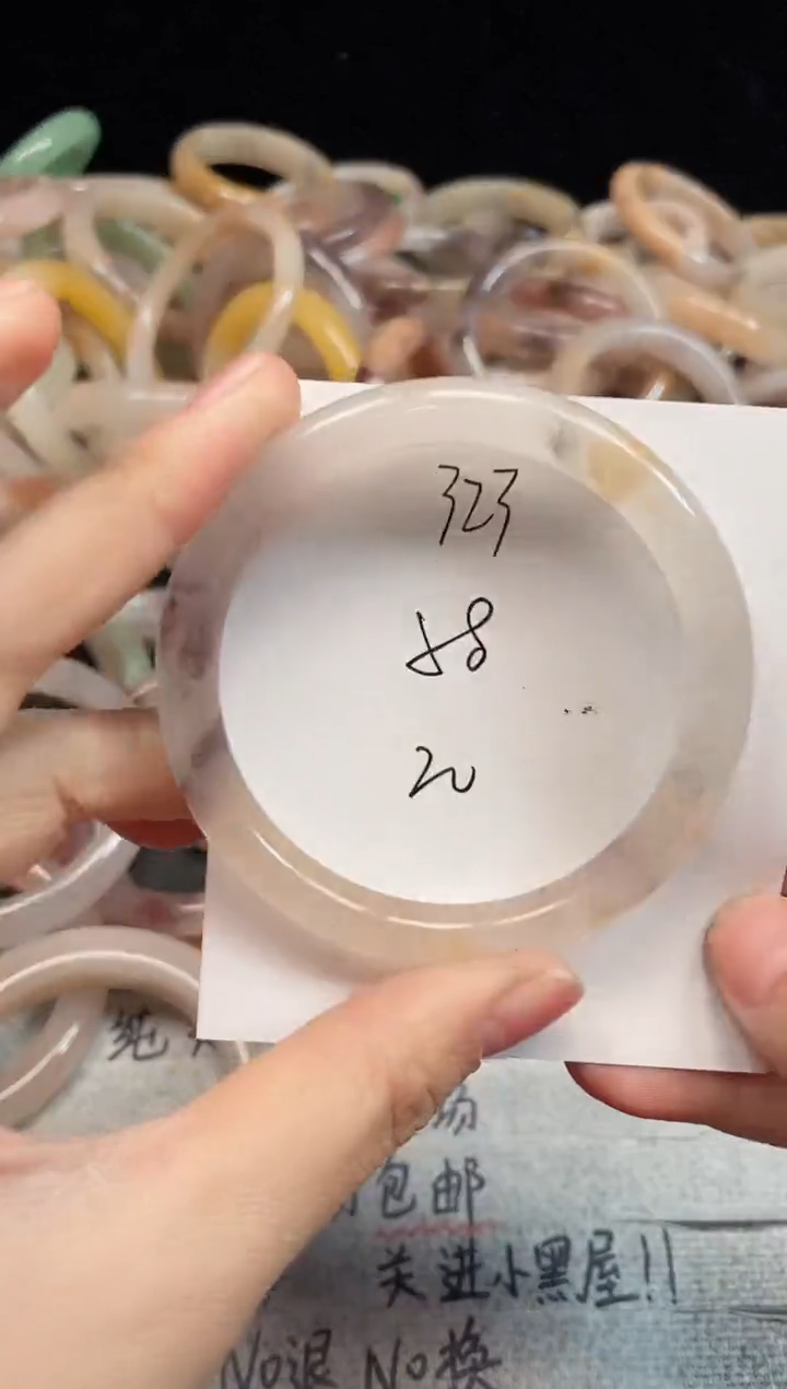 未镶嵌手镯石英质玉323