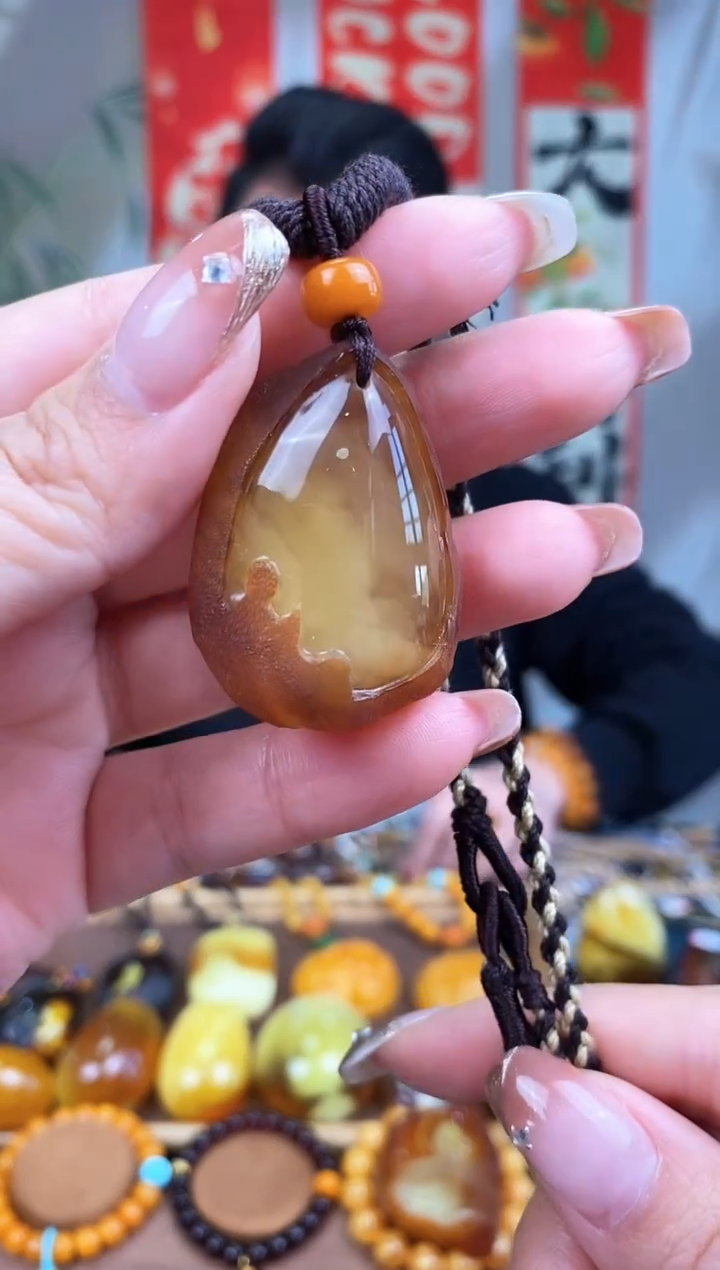 【闪购商品】琥珀裸石未镶嵌基地发货 一物一证 顺丰包邮