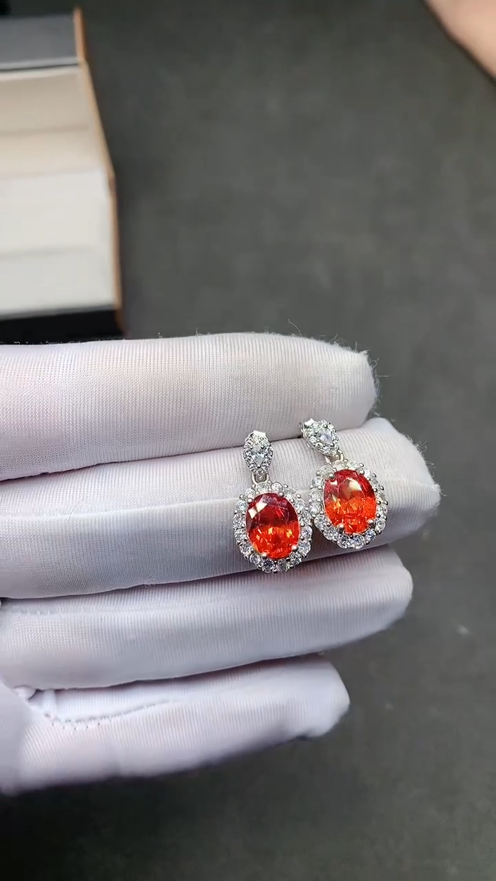 【闪购商品】彩色蓝宝石耳饰银S925镶嵌......