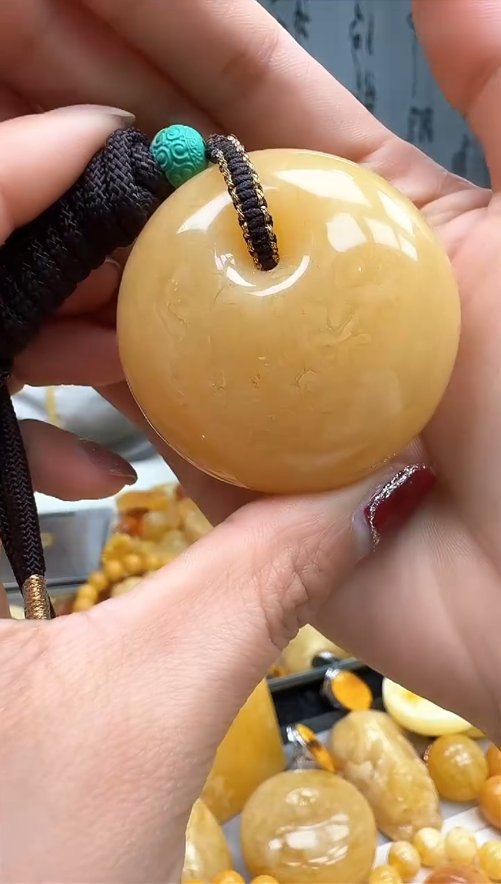 【闪购商品】琥珀裸石未镶嵌挂坠