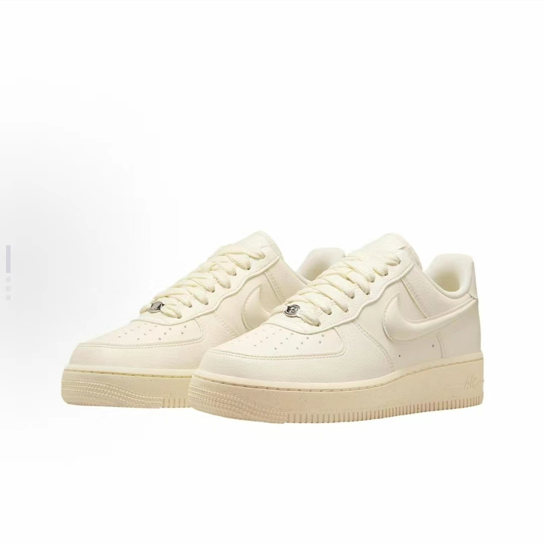 NIKE 耐克官方正品米白空军低帮女款运动百搭HF2014-101