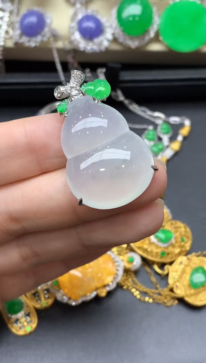 颈饰18K金镶嵌翡翠689-中国好珍宝