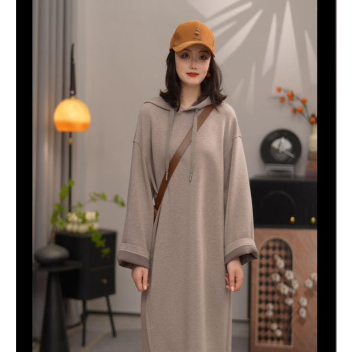 阿玛施【官方正品】休闲百搭斜开衩空气面料宽松带帽长袖洋装550065