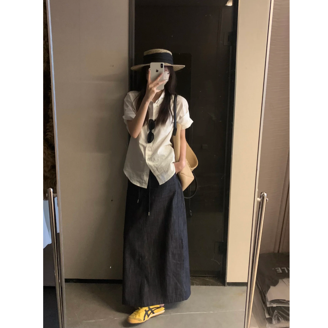 简约通勤风高智感挽袖白色衬衫+老钱风极简薄款牛仔半身裙套装