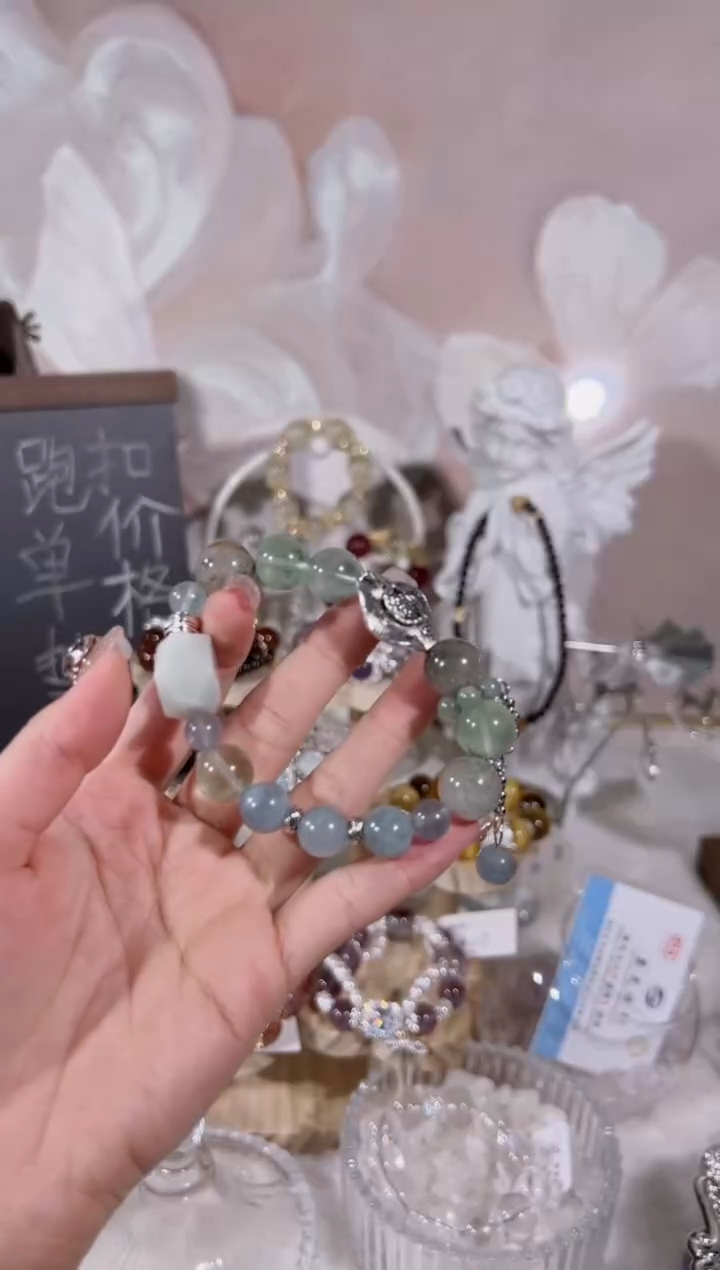 【闪购商品】水晶手链未镶嵌天然水晶默认微瑕 多样性发货发其一