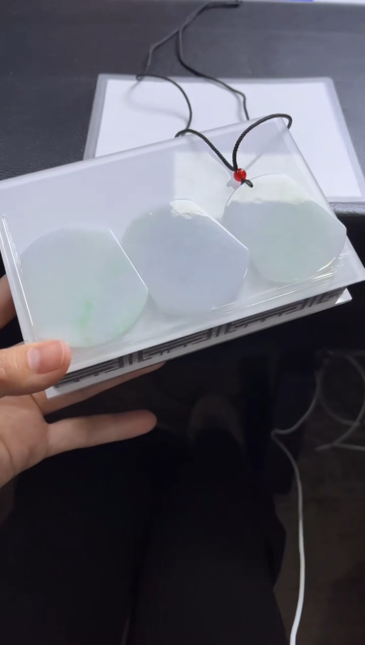 【闪购商品】翡翠颈饰未镶嵌M45/多样性发一件/配绳子