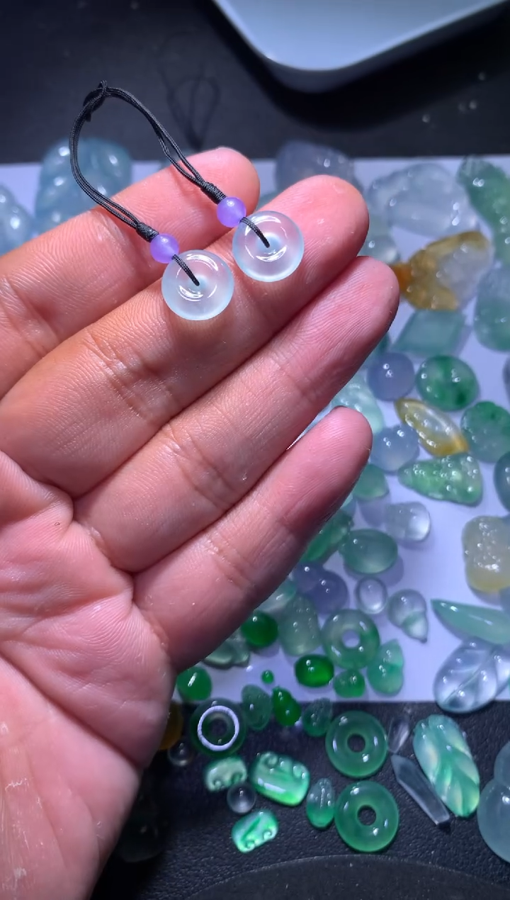 【闪购商品】翡翠颈饰未镶嵌平安扣一对