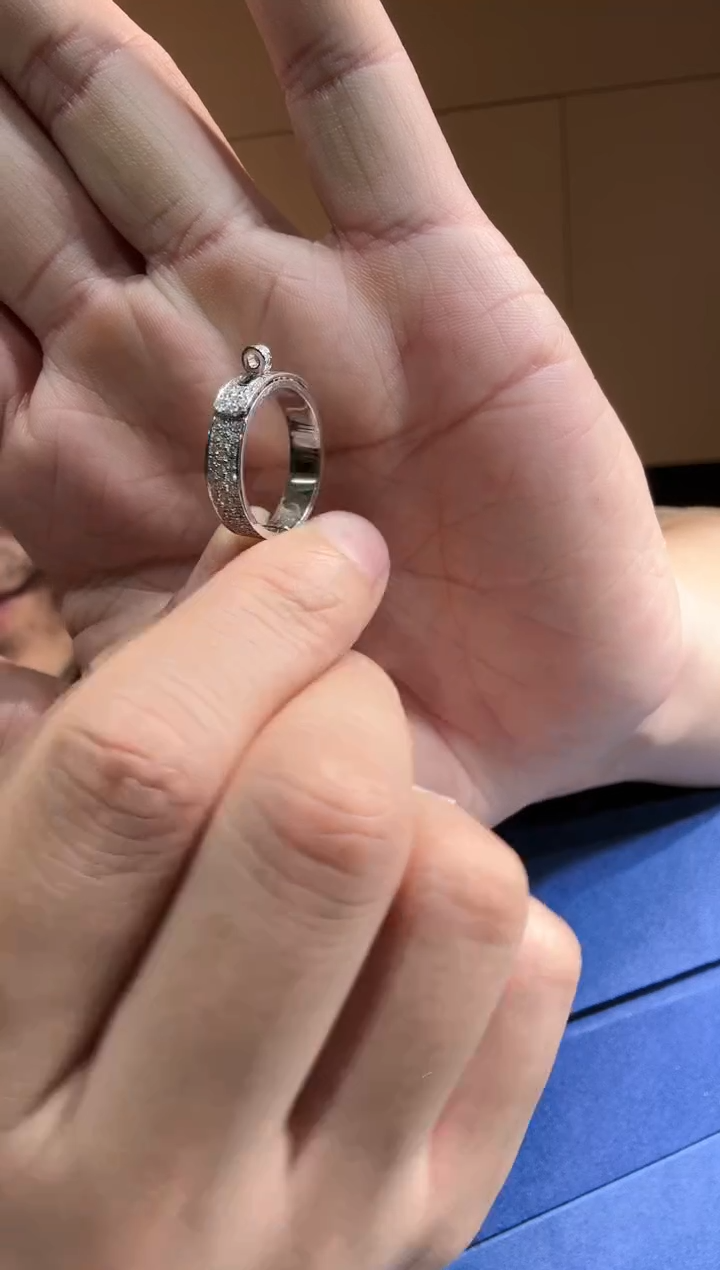 【闪购商品】钻石戒指18K金镶嵌爱家戒指TG 15圈口