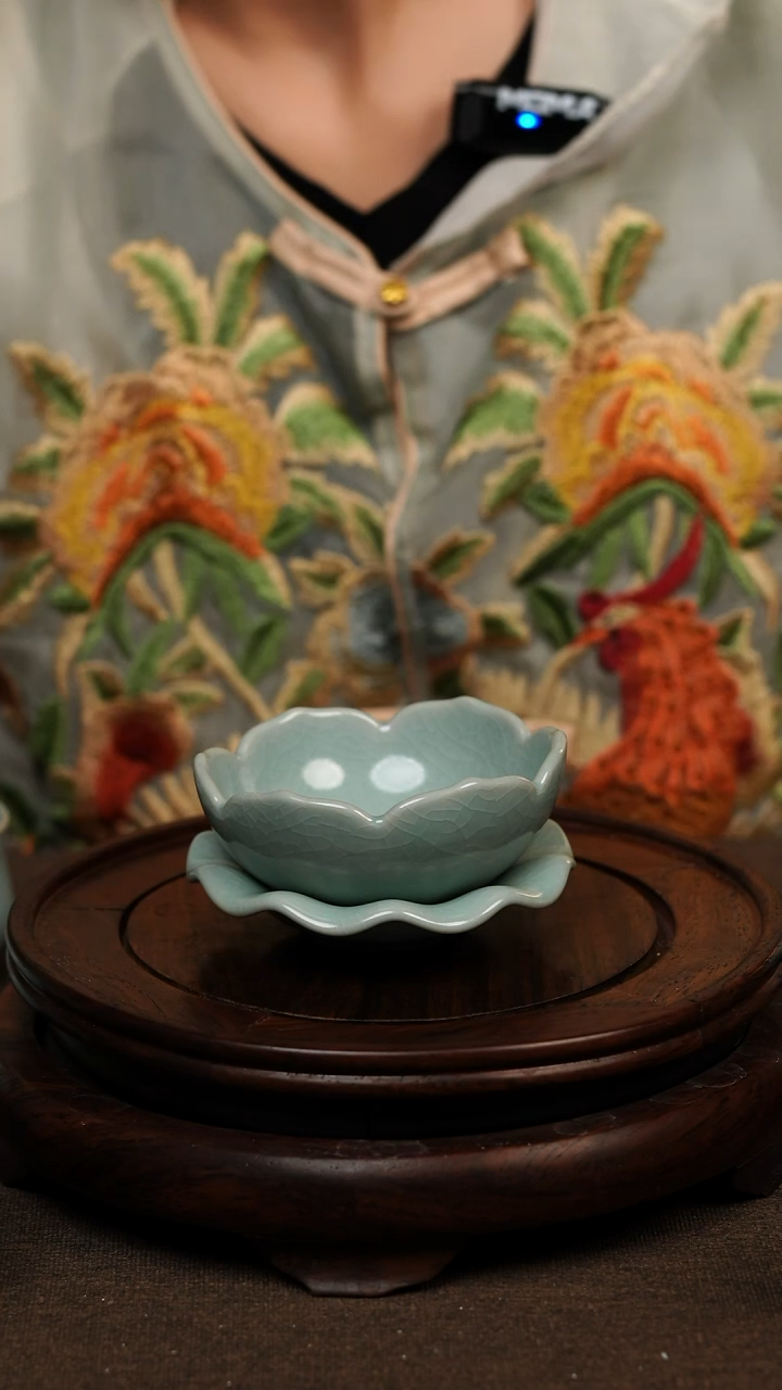瓷片仿古天青莲花茶漏 微瑕 不带礼盒