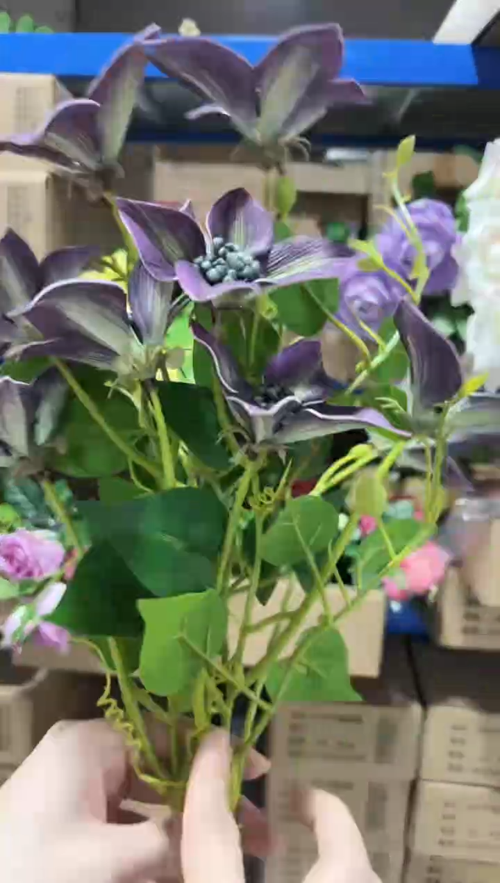 2枝紫色油画百合
