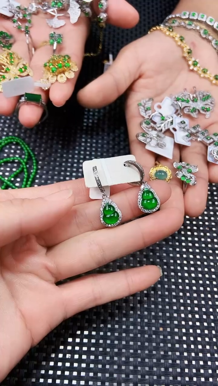 【闪购商品】翡翠耳饰未镶嵌111111111