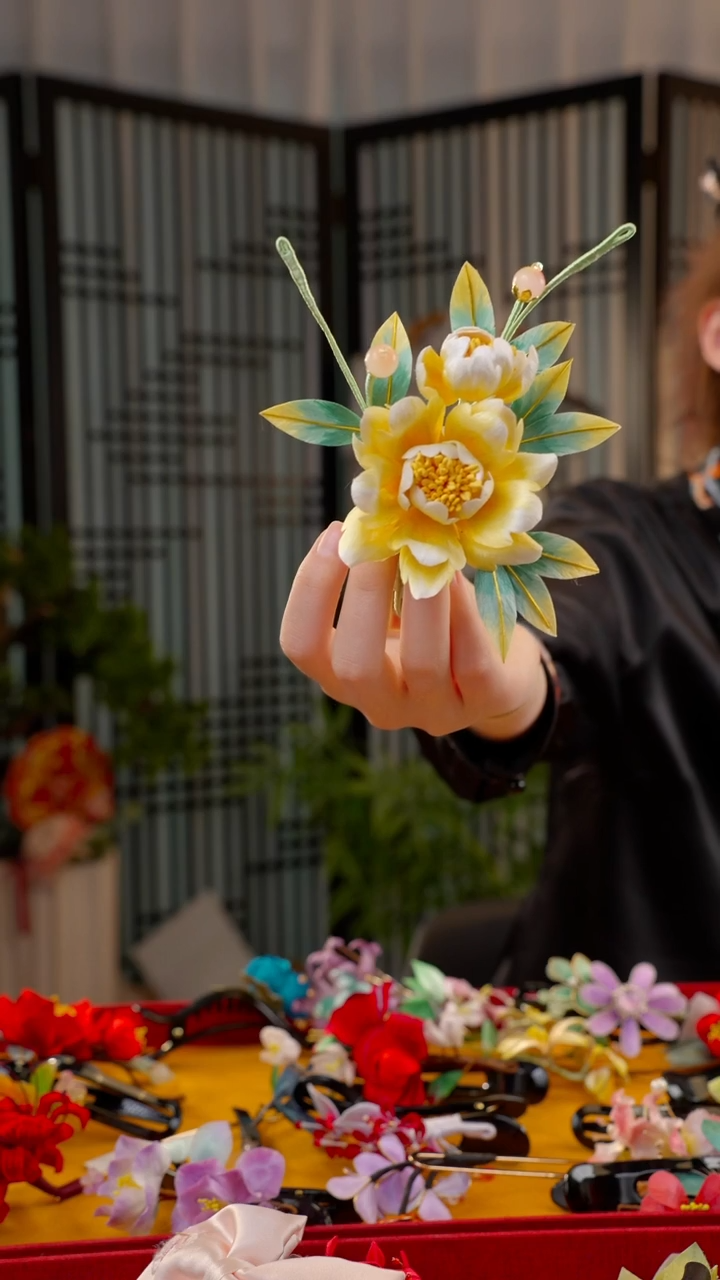 刺绣W****i非遗绒花手工饰品