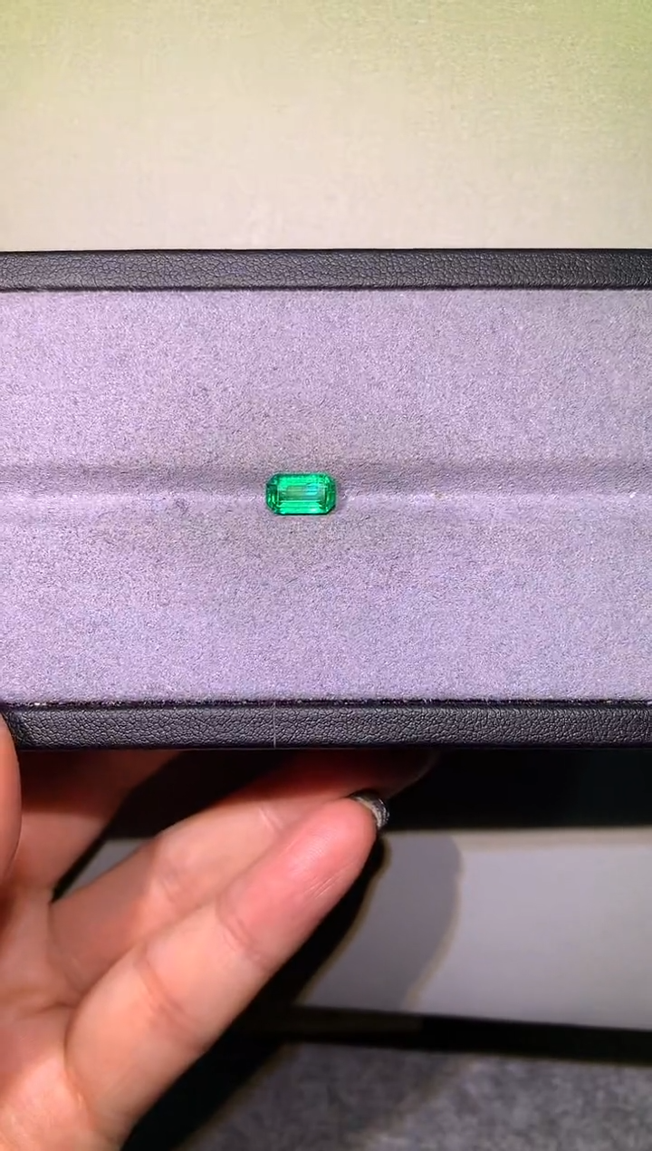 【闪购商品】祖母绿裸石未镶嵌1.46ctVVG微油吉尔德A044
