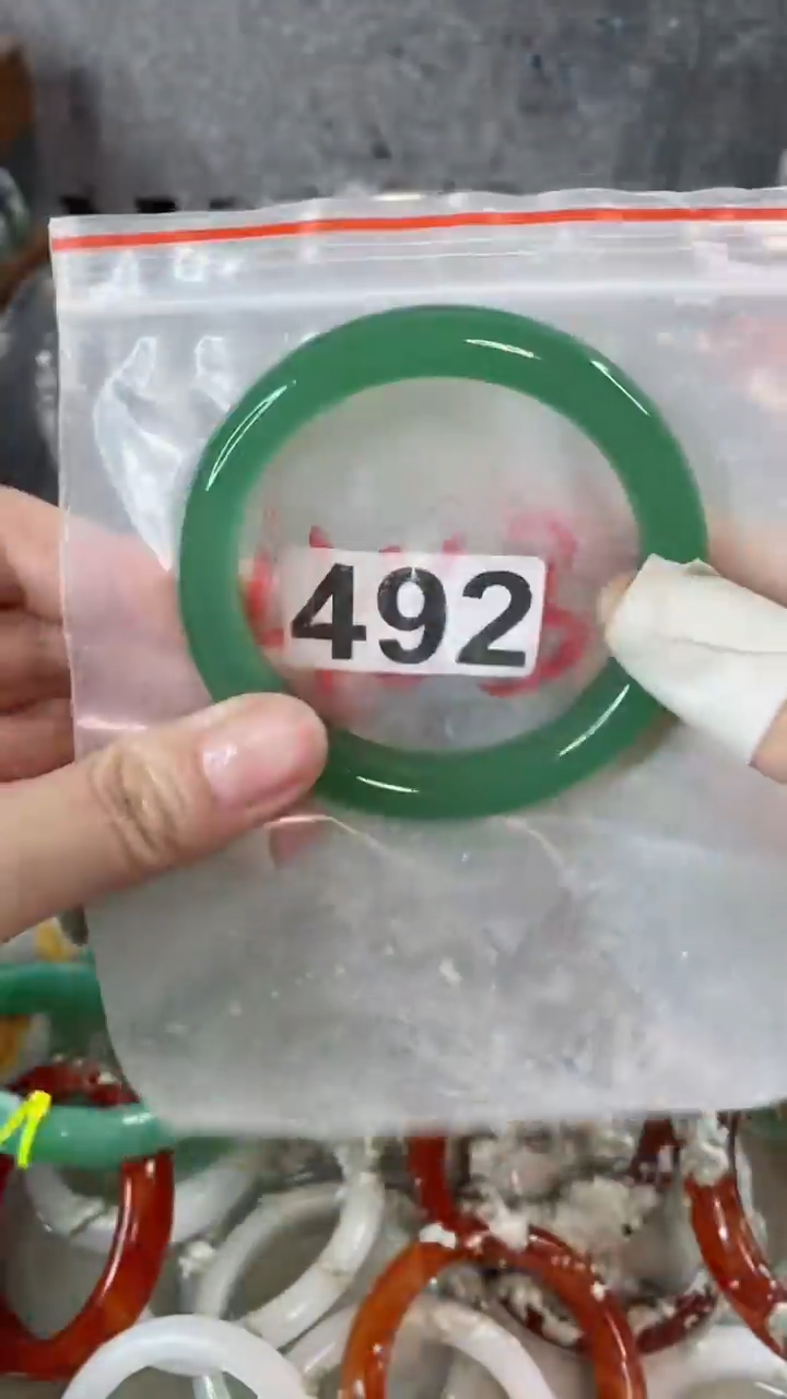 【闪购商品】石英质玉手镯未镶嵌5758+492