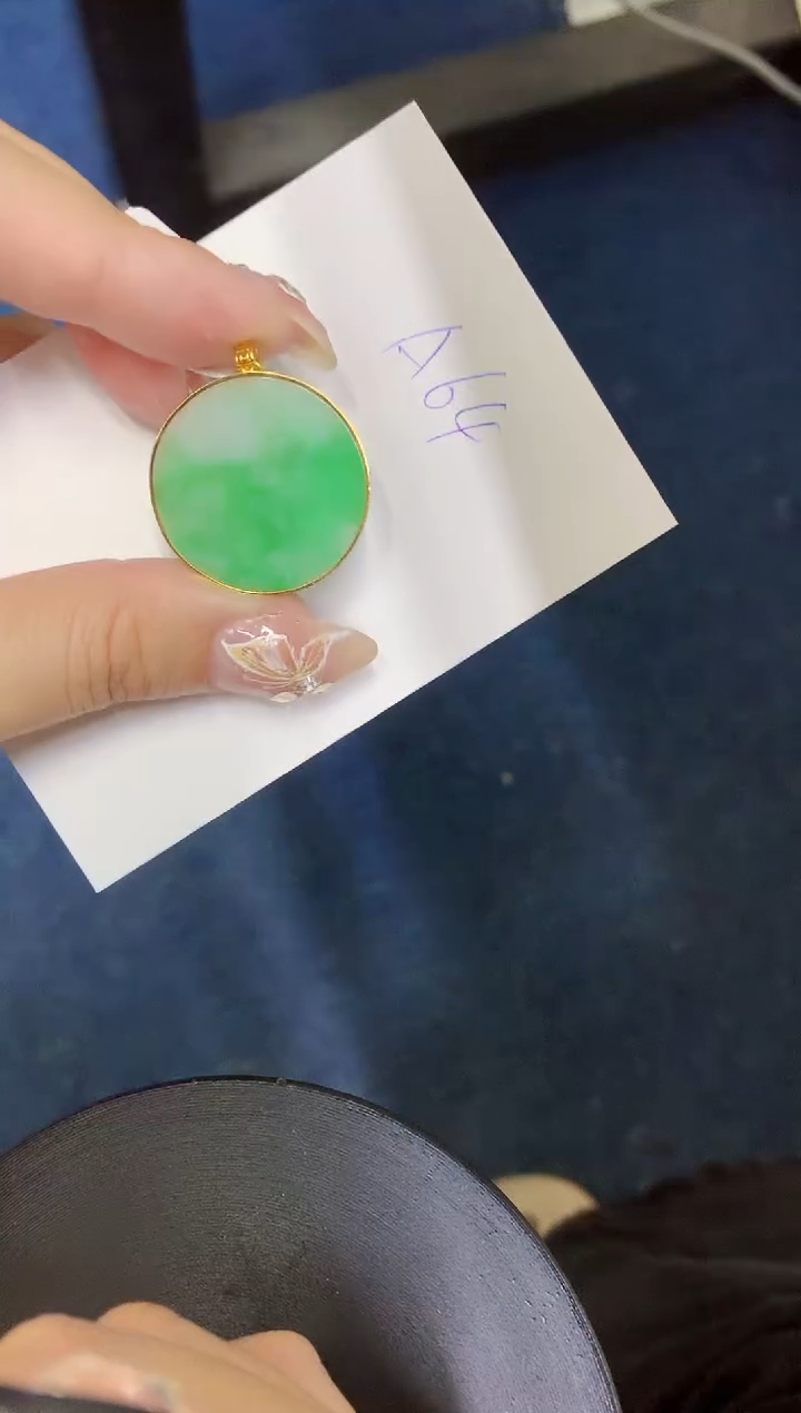 【闪购商品】翡翠颈饰18K金镶嵌0000000000