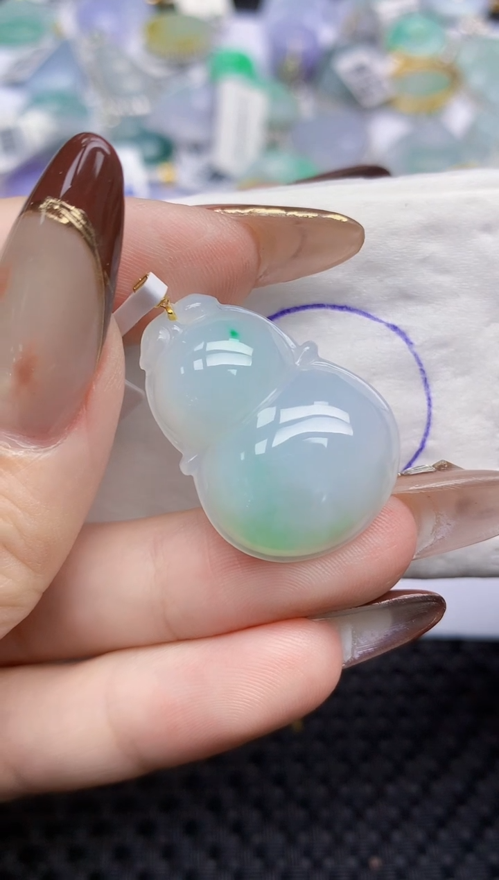 颈饰18K金镶嵌翡翠   天然翡翠A货  百元以上9米证书费自理