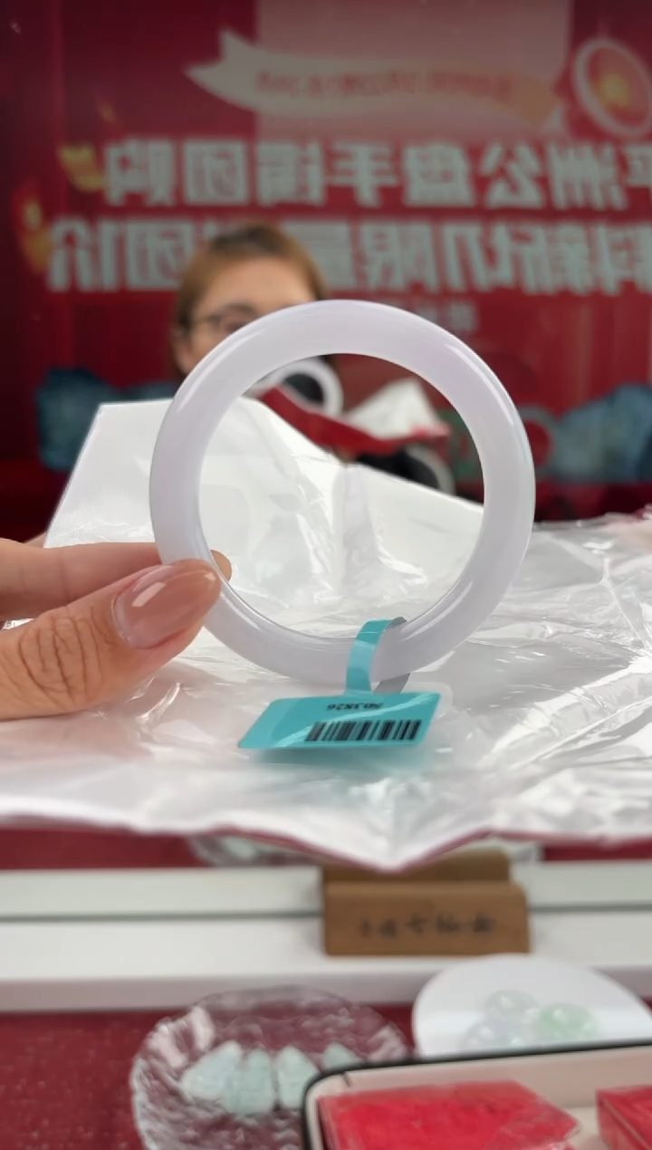 翡翠未镶嵌手镯（圆镯）2手镯