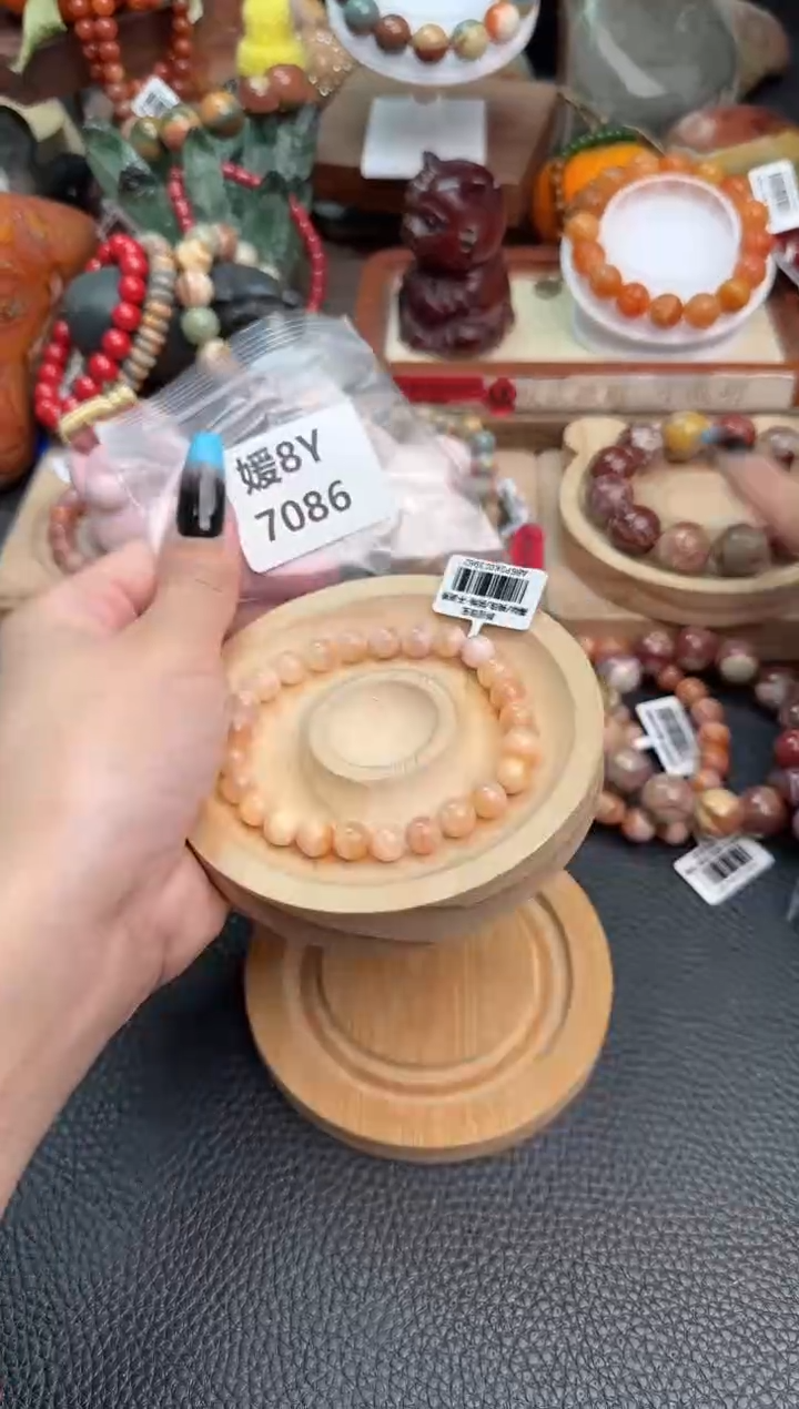 【闪购商品】石英质玉手链未镶嵌8Y7086