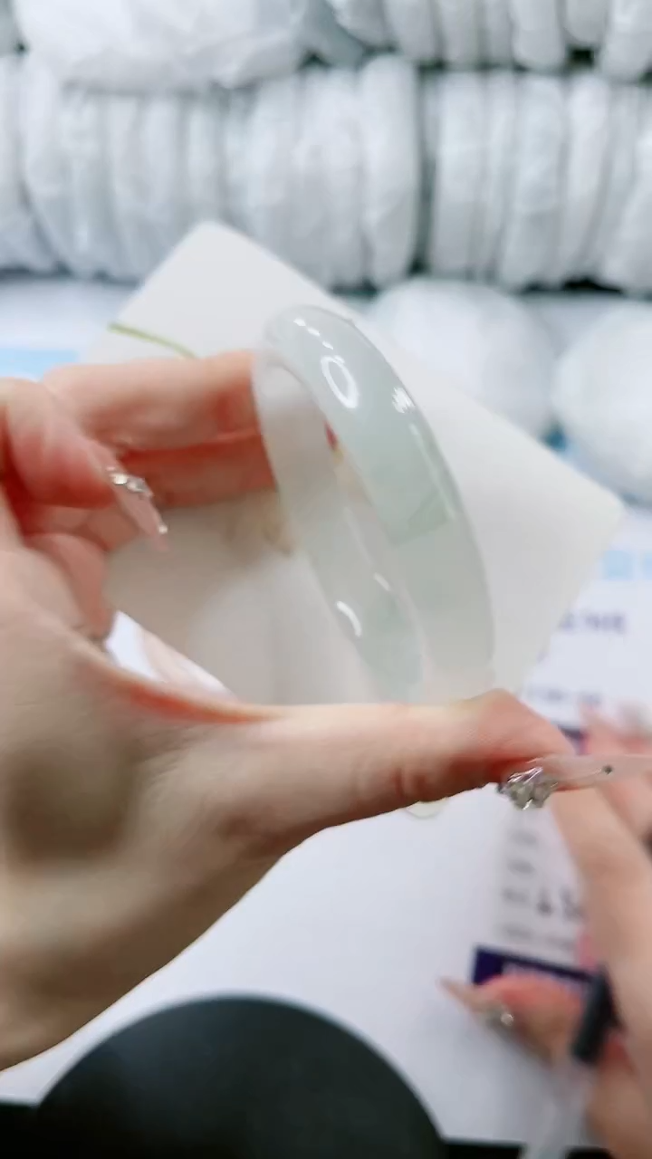 【闪购商品】石英质玉手镯未镶嵌多样性发货L310