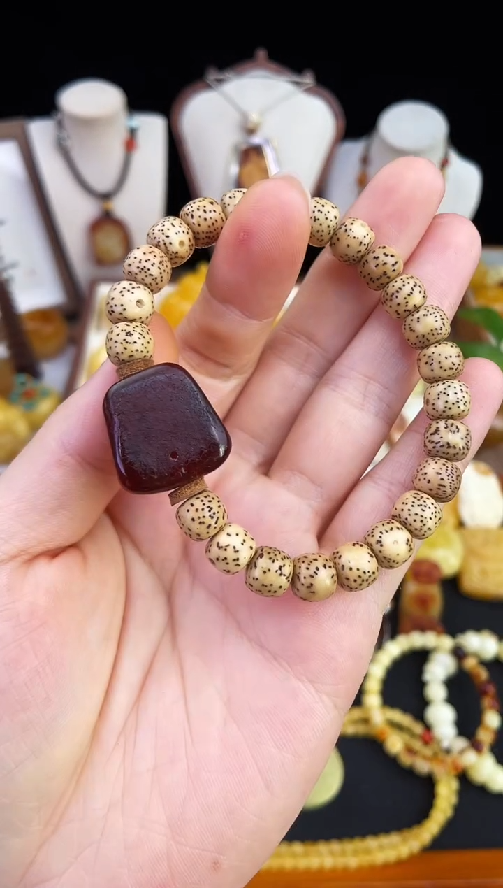 琥珀未镶嵌珠宝奇石柒月