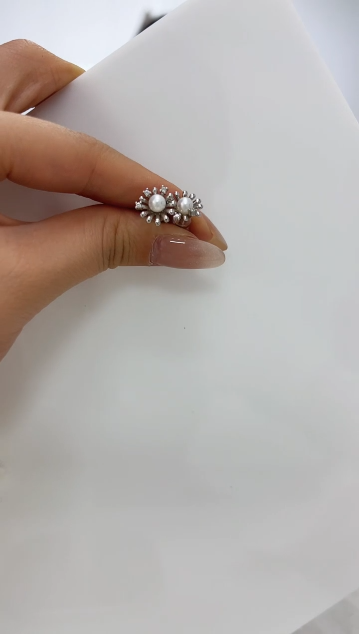 【闪购商品】淡水珍珠DA银S925镶嵌耳钉 V2109