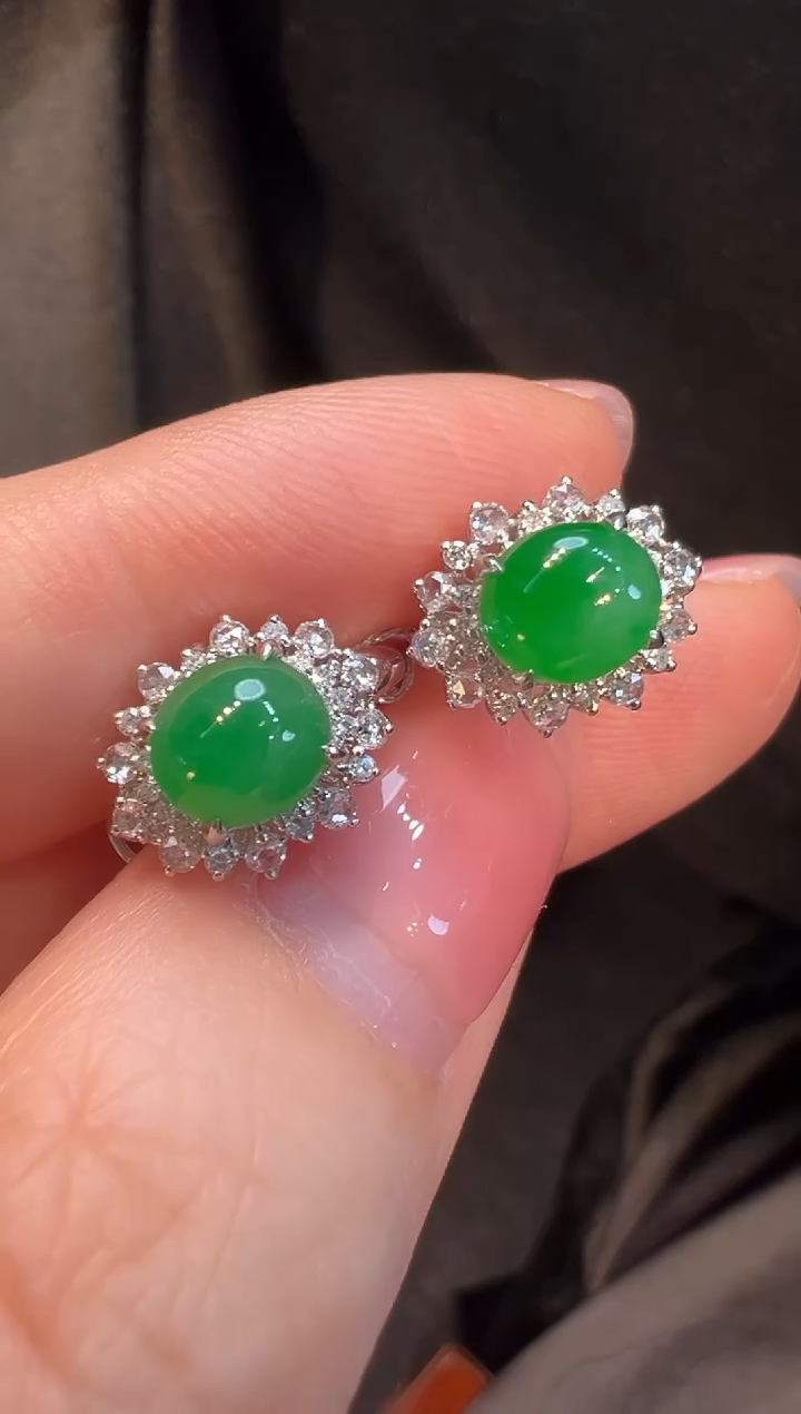 18K金镶嵌翡翠耳饰L6