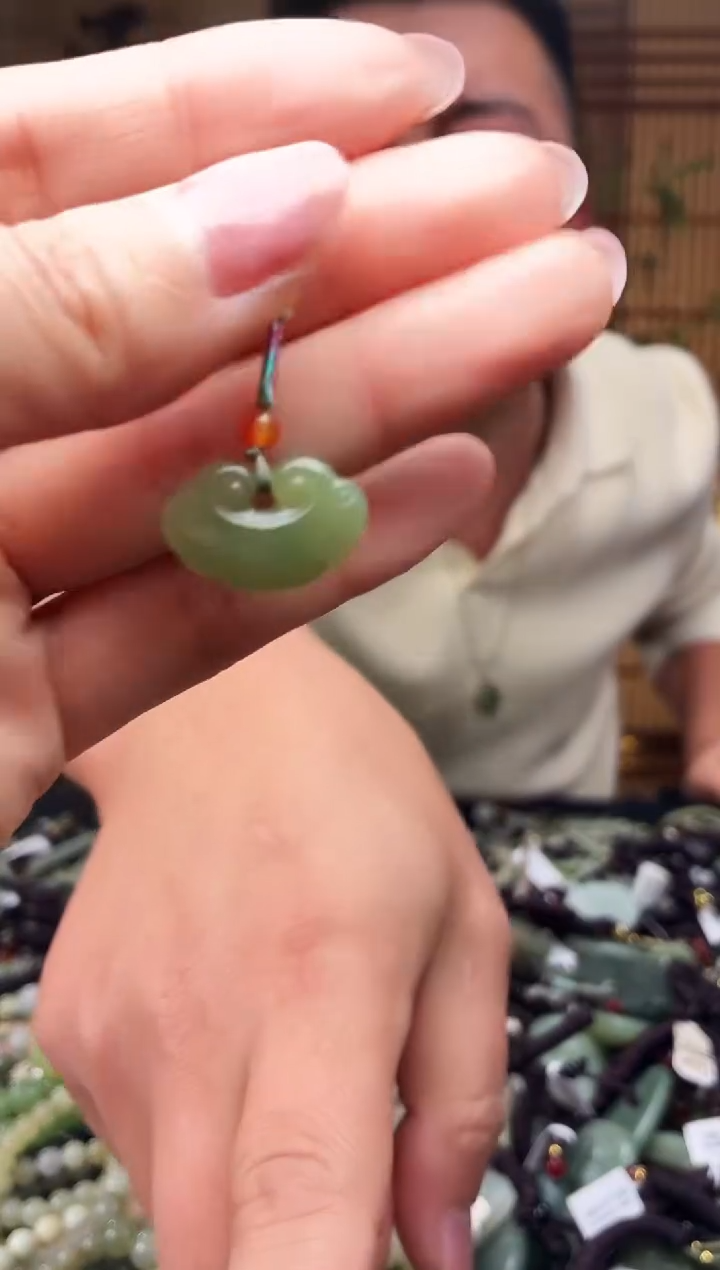 颈饰未镶嵌和田玉多样性发货，拍一发一