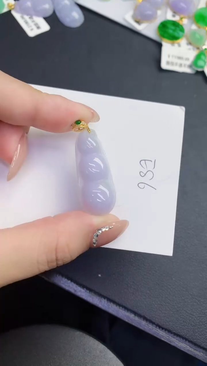 翡翠未镶嵌颈饰缅甸天然翡翠A货