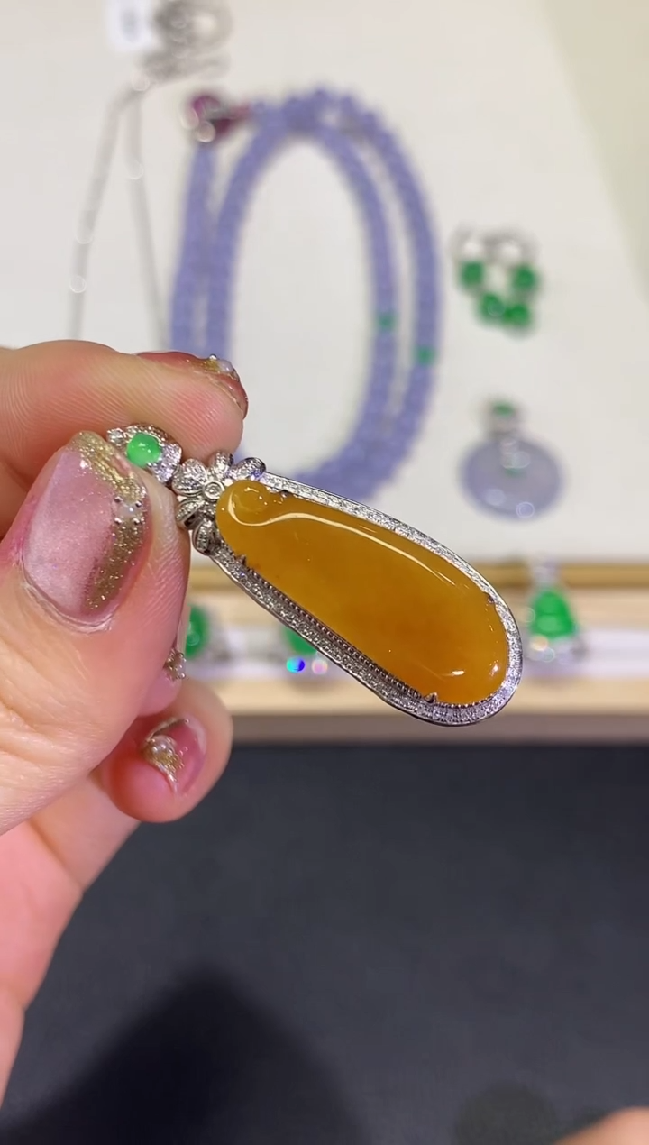 【闪购商品】翡翠颈饰18K金镶嵌团购30