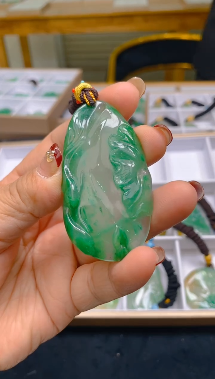 【闪购商品】石英质玉颈饰未镶嵌冰美人非洲翠1063