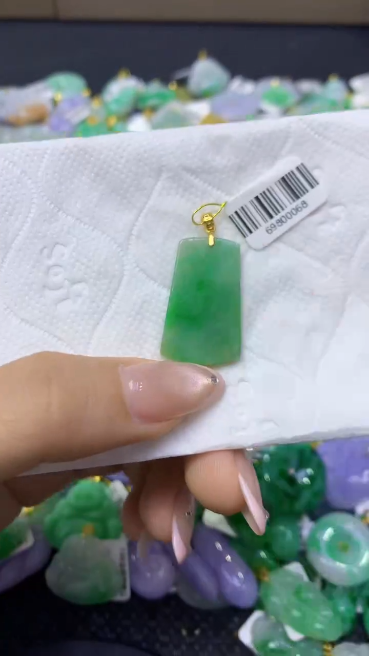 颈饰未镶嵌翡翠天然缅甸翡翠A货