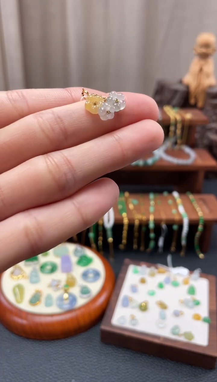【闪购商品】翡翠吊坠(不含链)18K金镶嵌一个  JK618