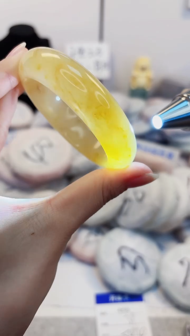 【闪购商品】石英质玉手镯未镶嵌455