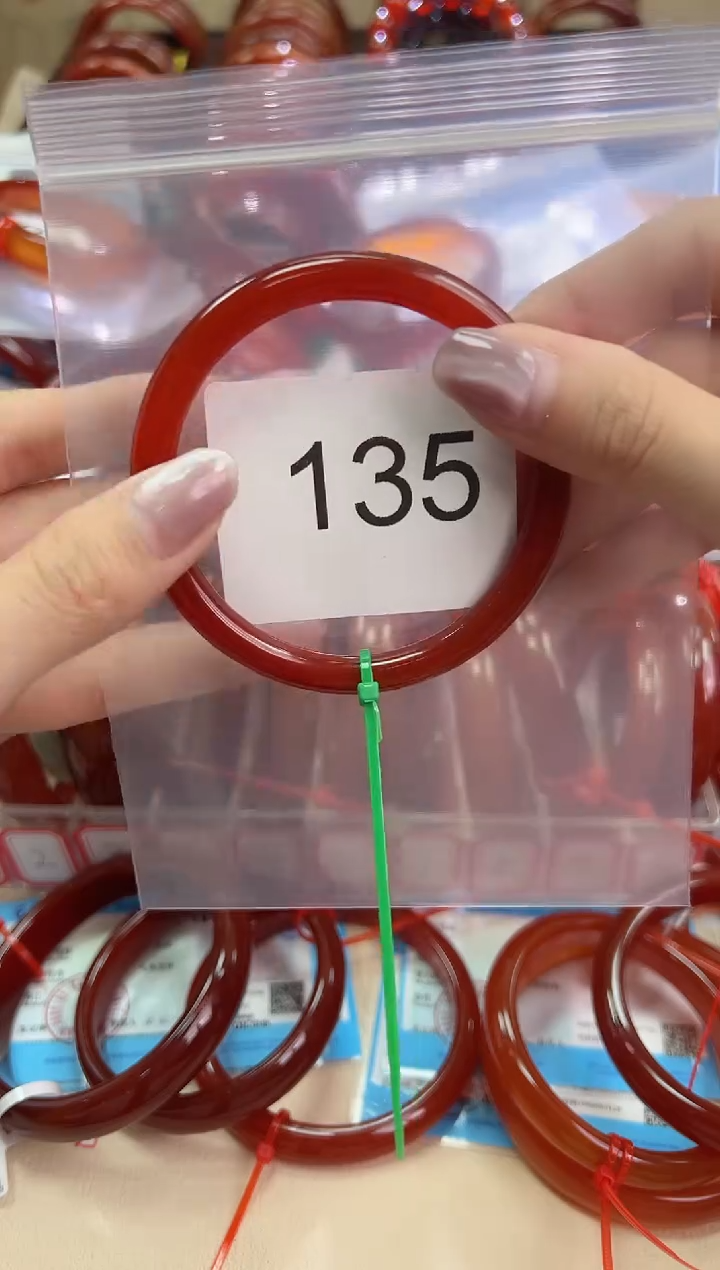 手镯玛瑙/玉髓未镶嵌58圈口*135