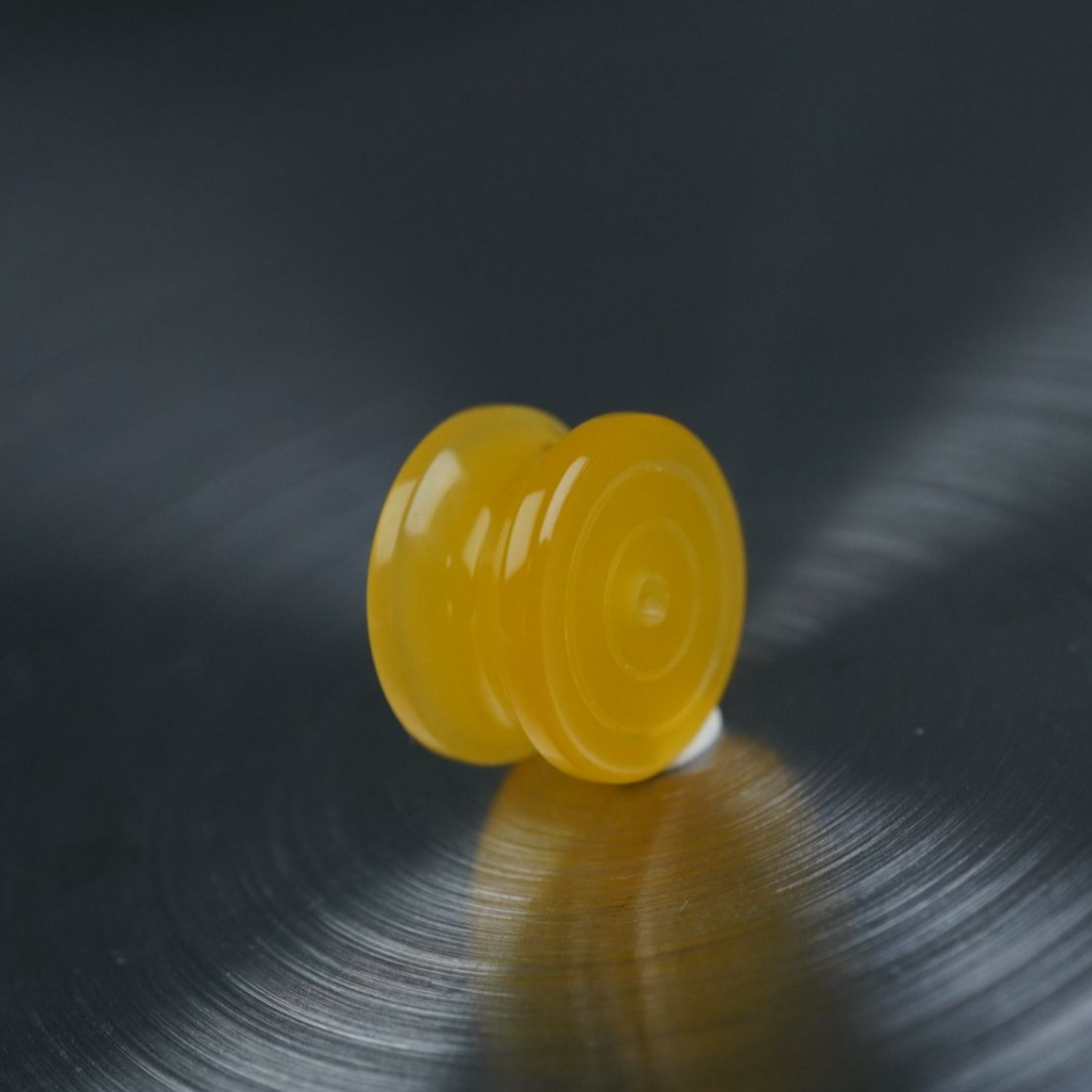 胶皮料鸡油黄车轮背云尺寸10.8*6.7mm琥珀蜜蜡文玩搭配