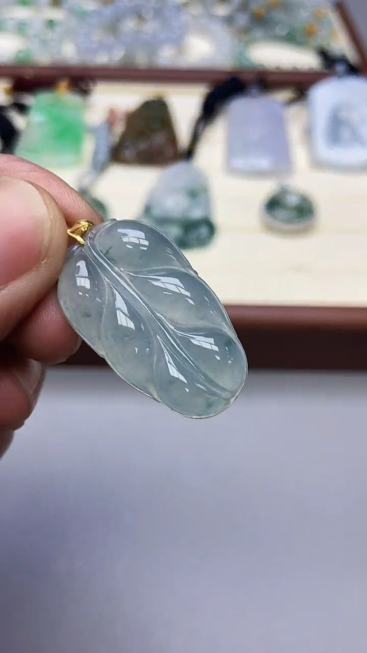 翡翠未镶嵌颈饰翡翠叶子