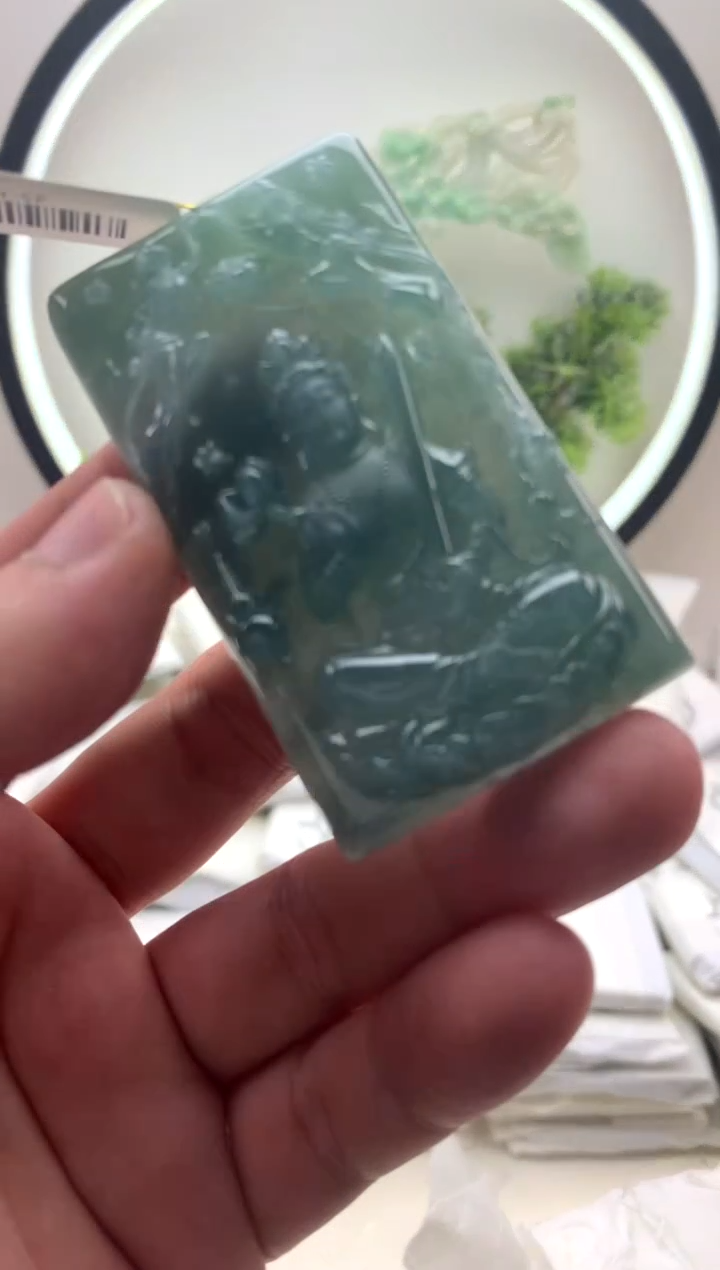 颈饰未镶嵌翡翠虚空