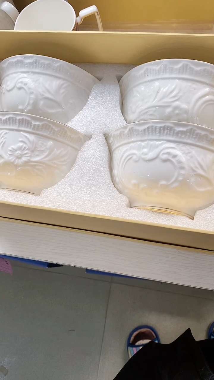 瓷片锅碗瓢盆一件不留@@1