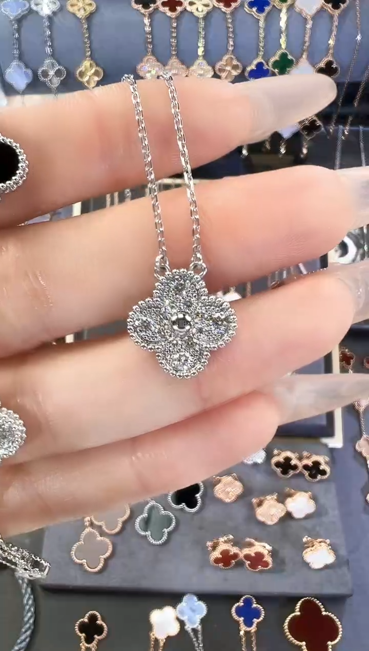 【闪购商品】钻石颈饰18K金镶嵌K白项链