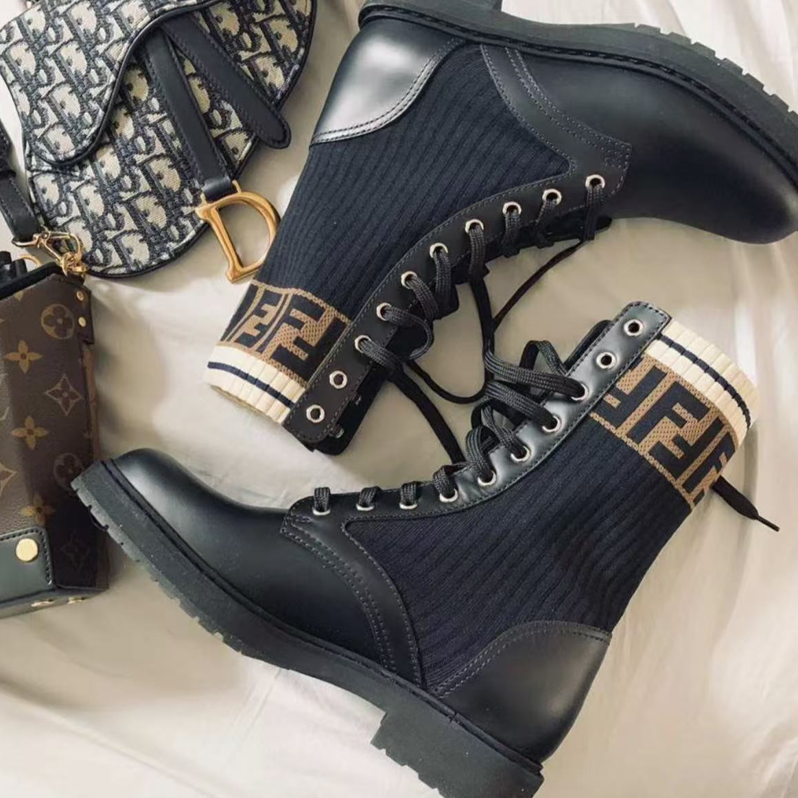 全新未使用 FENDI/芬迪 系带时尚低筒靴/36码