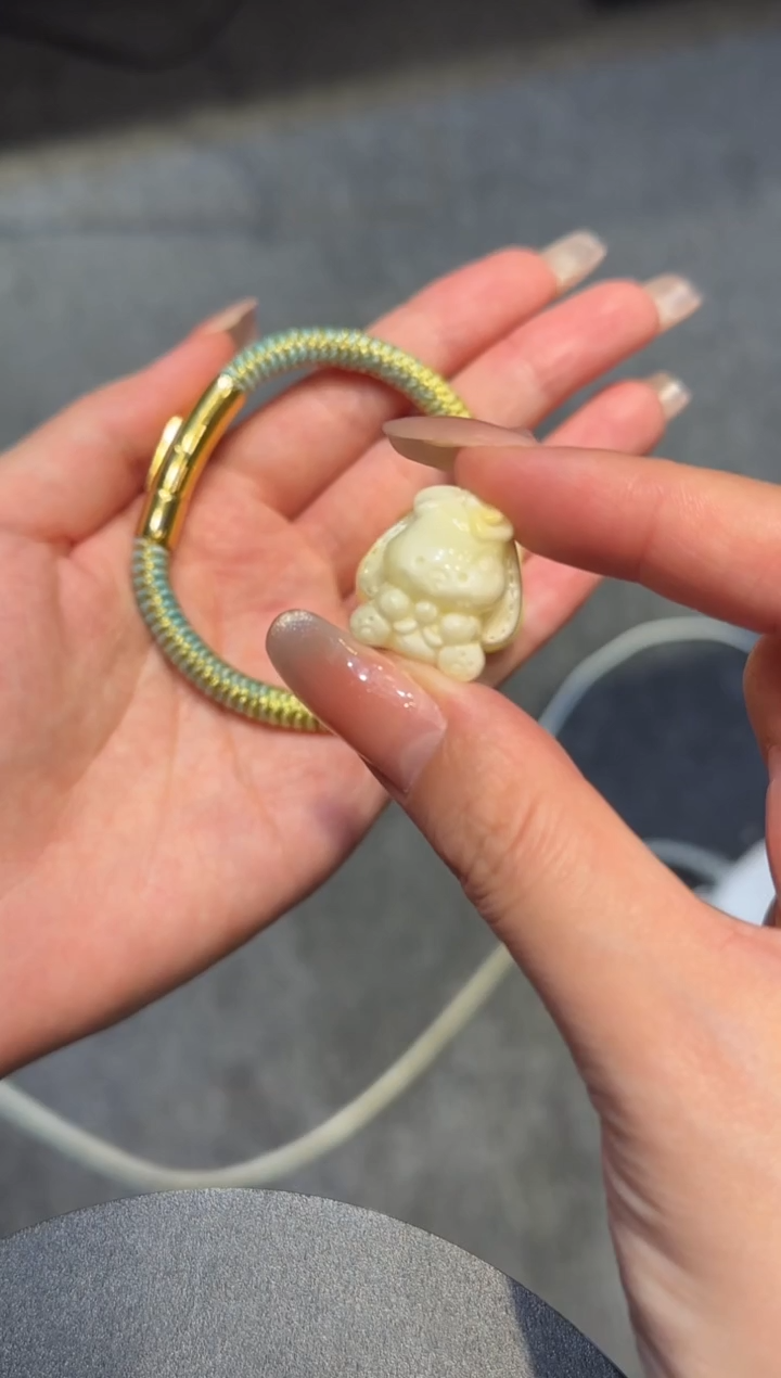 琥珀未镶嵌珠宝奇石瑜*子白兔手绳