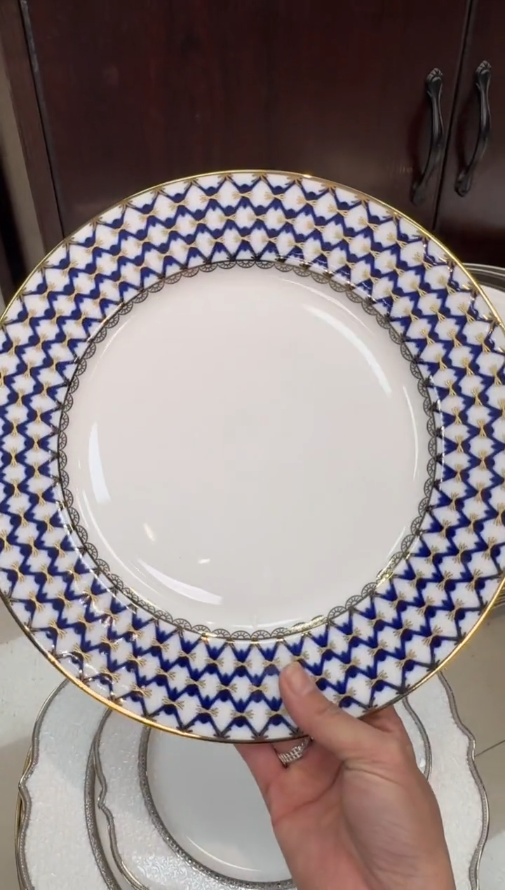 【闪购商品】瓷片10.5寸平盘微瑕1个 福利价