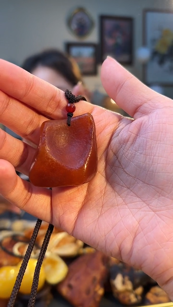 琥珀颈饰未镶嵌吊坠