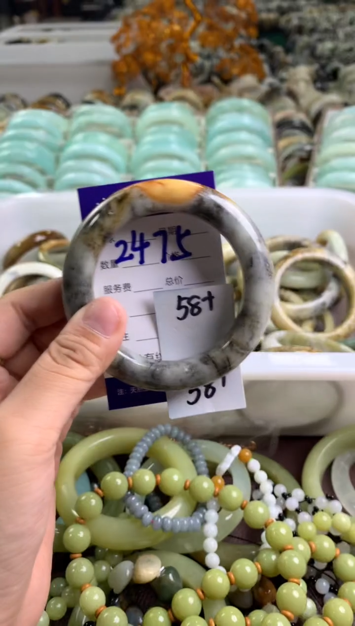 【闪购商品】蛇纹石玉手镯未镶嵌2475