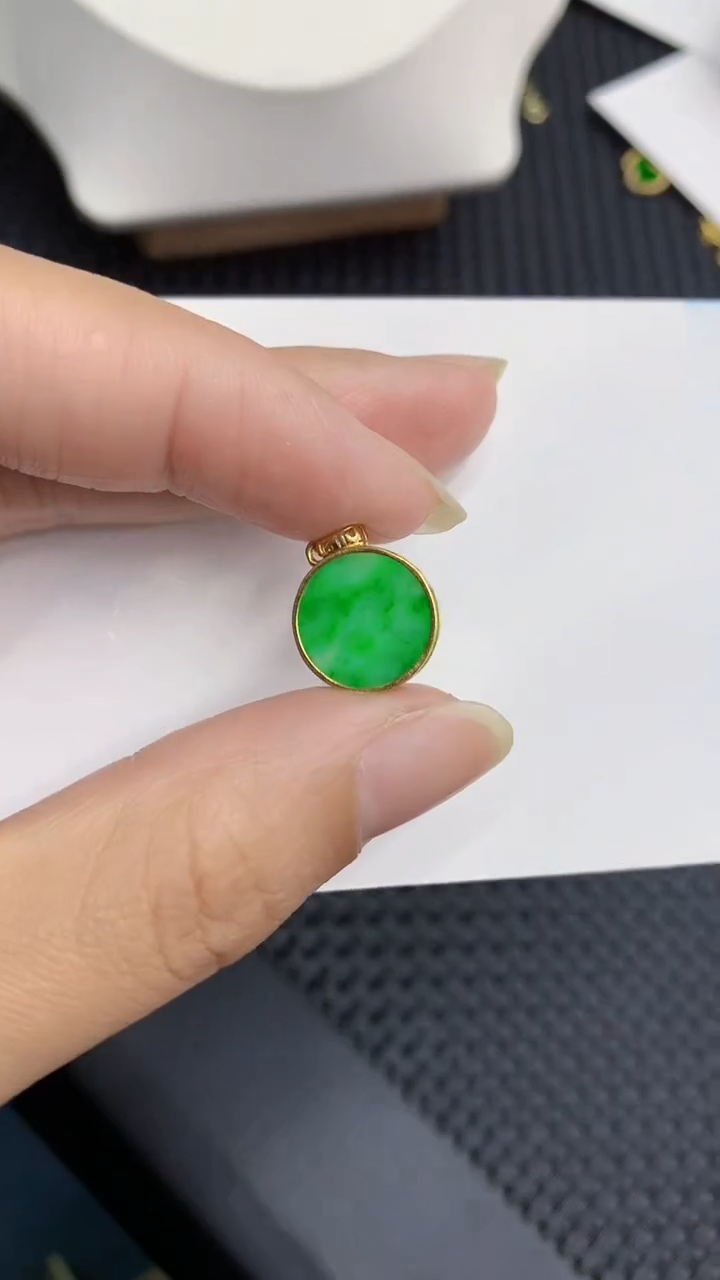 【闪购商品】翡翠颈饰18K金镶嵌            8