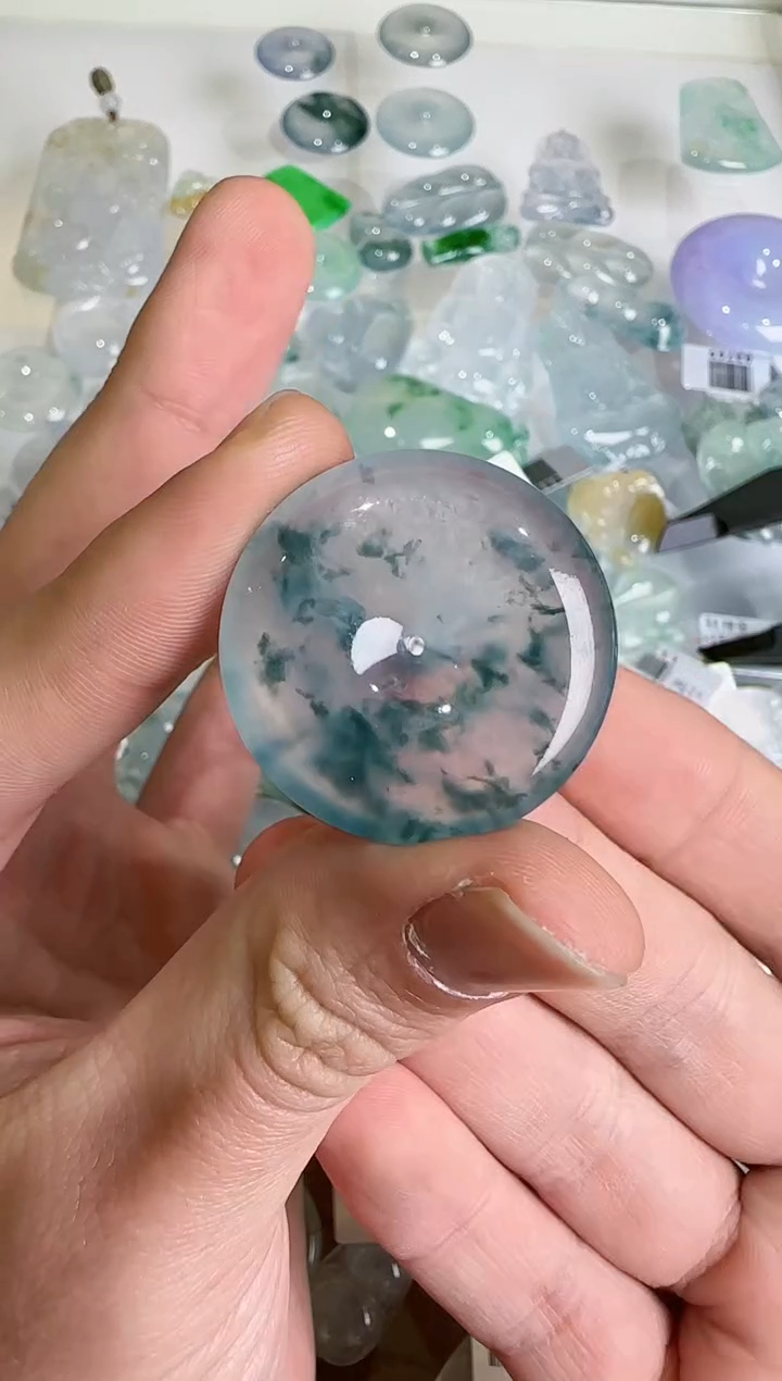 【闪购商品】翡翠颈饰未镶嵌···