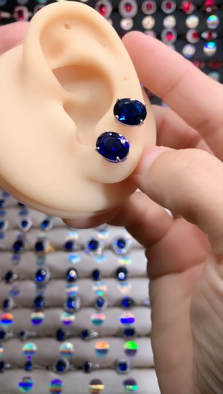 【闪购商品】蓝宝石耳饰银S925镶嵌银色8.10